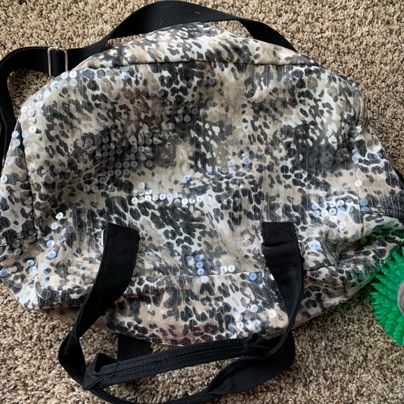 Victoria’s Secret Duffle bag - Picture 2 of 4